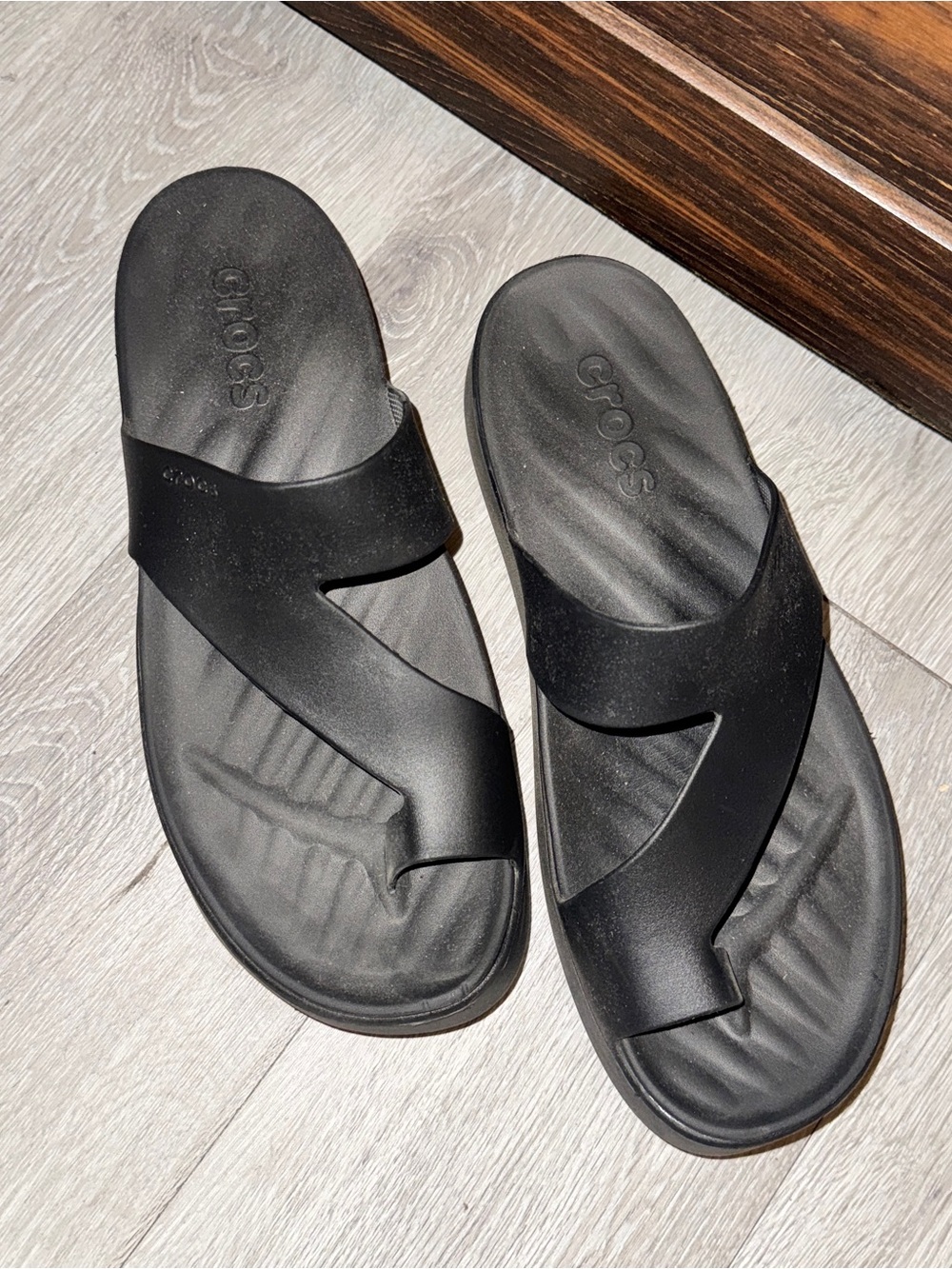 Crocs Women’s Getaway Toe Loop Platform Sandals – Black – Size 11